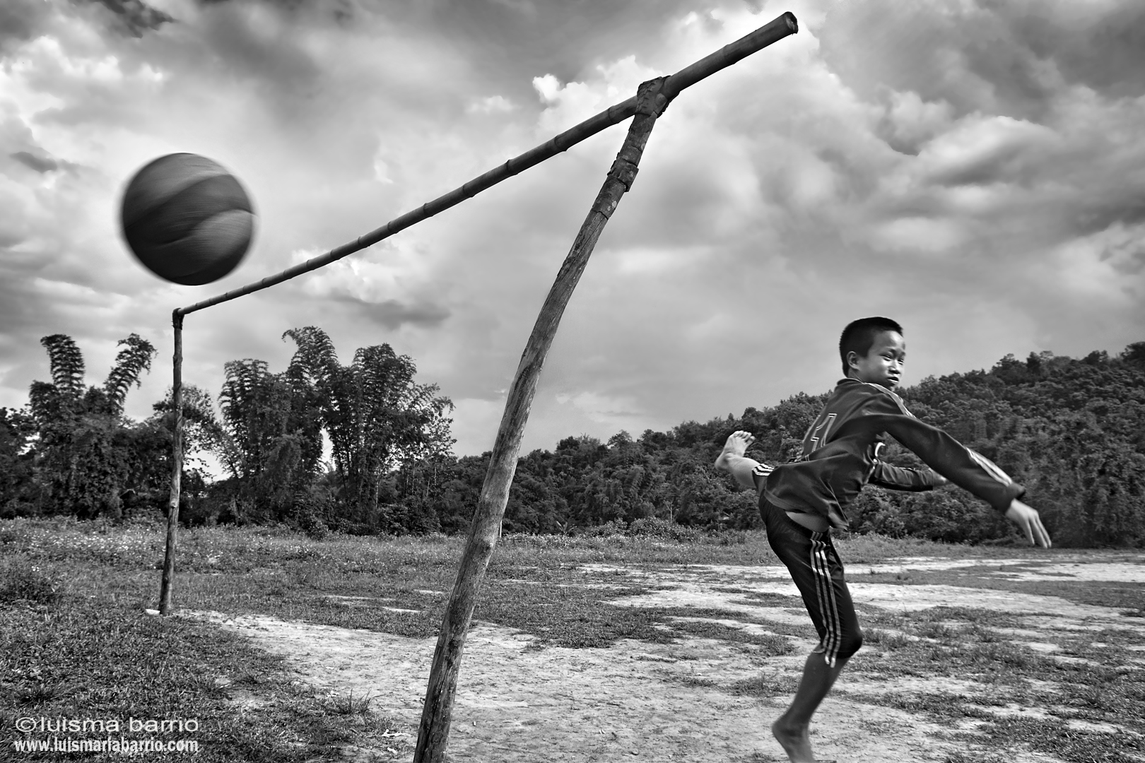 boy laos foot ball